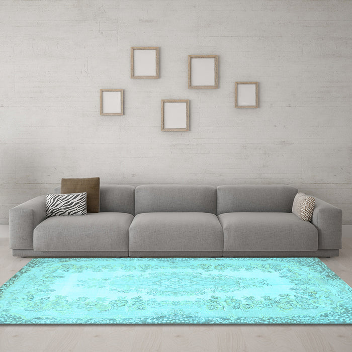 Machine Washable Persian Light Blue Traditional Rug in a Living Room, wshtr459lblu