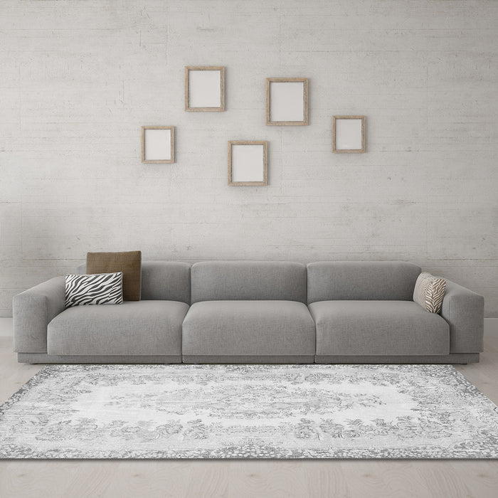 Machine Washable Persian Gray Traditional Rug in a Living Room,, wshtr459gry