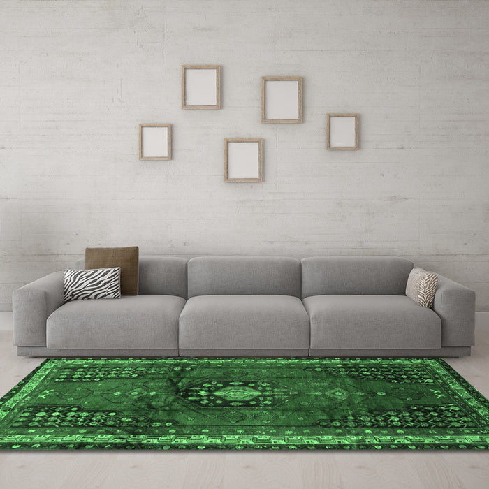 Machine Washable Persian Emerald Green Traditional Area Rugs in a Living Room,, wshtr45emgrn