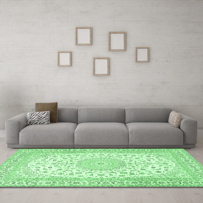Machine Washable Medallion Emerald Green Traditional Area Rugs in a Living Room,, wshtr4600emgrn