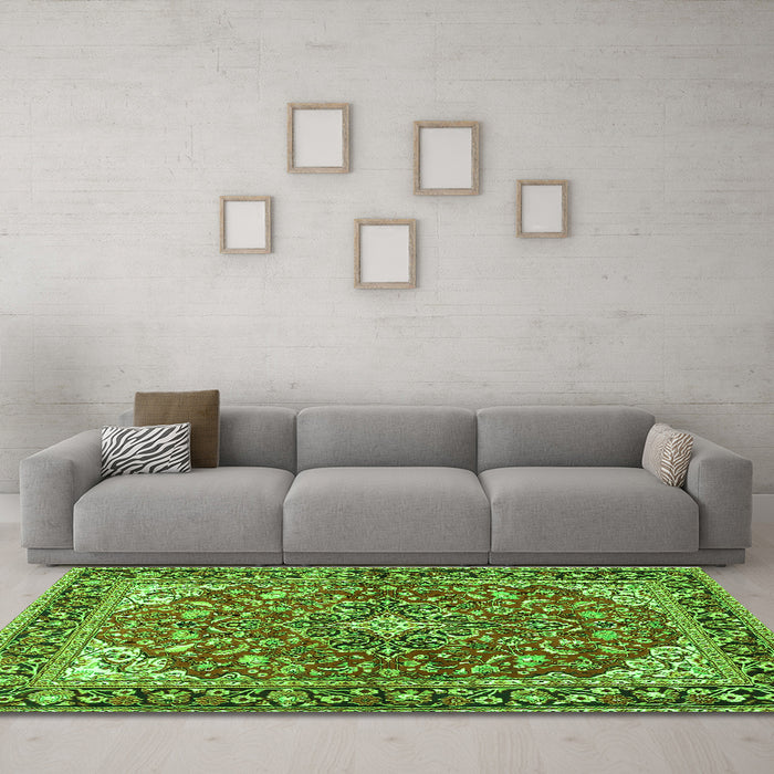 Machine Washable Medallion Green Traditional Area Rugs in a Living Room,, wshtr4603grn