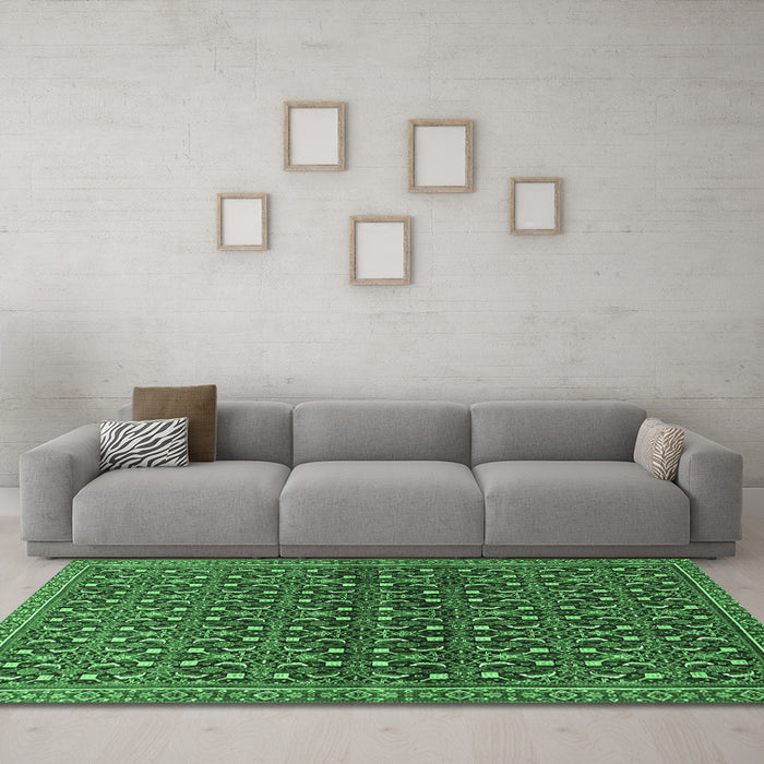 Machine Washable Persian Emerald Green Traditional Area Rugs in a Living Room,, wshtr4605emgrn