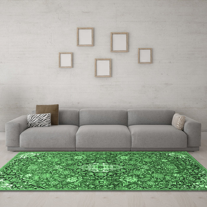 Machine Washable Persian Emerald Green Traditional Area Rugs in a Living Room,, wshtr4606emgrn