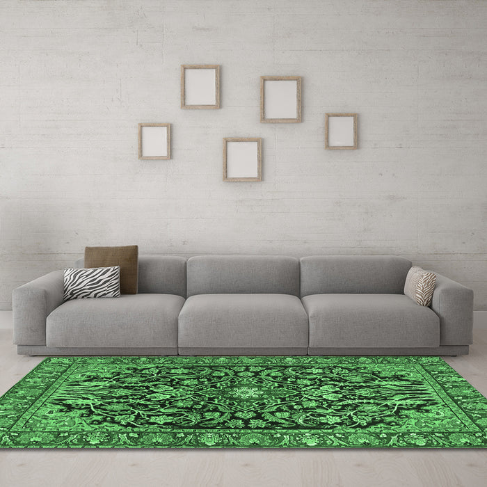 Machine Washable Persian Emerald Green Traditional Area Rugs in a Living Room,, wshtr4609emgrn