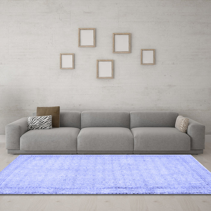 Machine Washable Persian Blue Traditional Rug in a Living Room, wshtr460blu