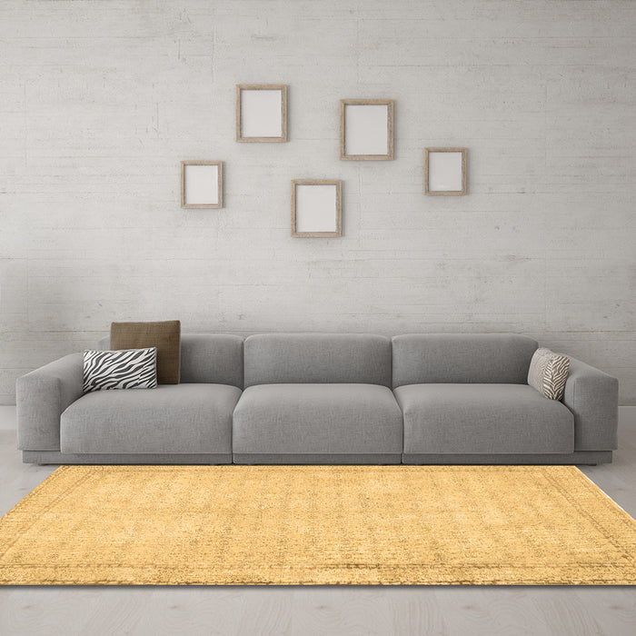 Machine Washable Persian Brown Traditional Rug in a Living Room,, wshtr460brn