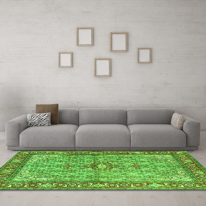 Machine Washable Persian Green Traditional Area Rugs in a Living Room,, wshtr4610grn