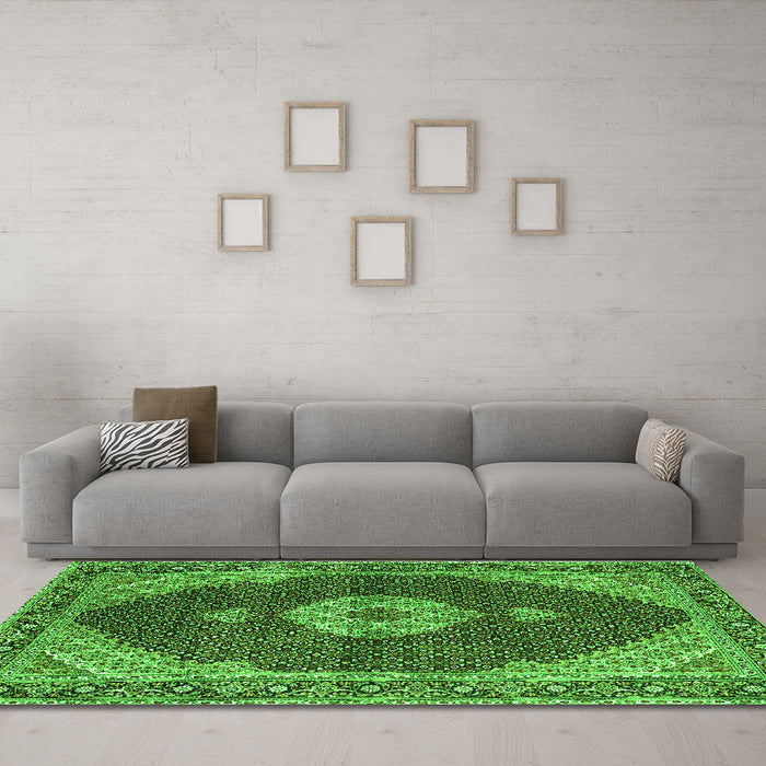 Machine Washable Medallion Green Traditional Area Rugs in a Living Room,, wshtr4611grn