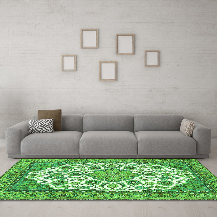 Machine Washable Medallion Green Traditional Area Rugs in a Living Room,, wshtr4612grn