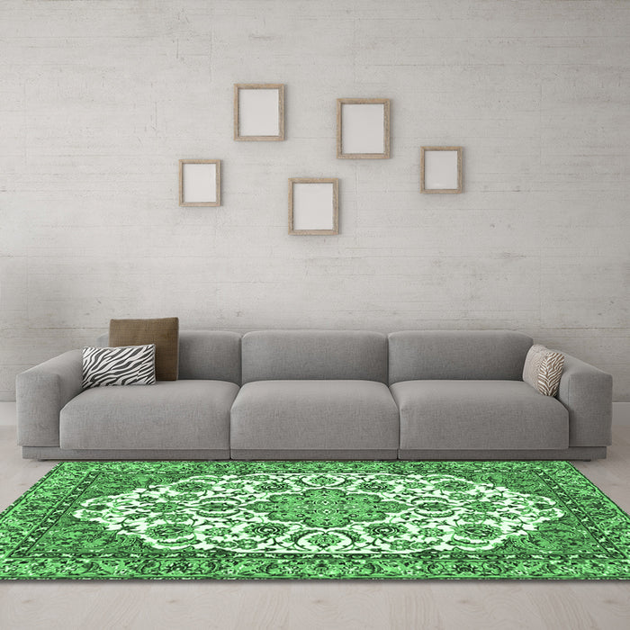 Machine Washable Medallion Emerald Green Traditional Area Rugs in a Living Room,, wshtr4612emgrn
