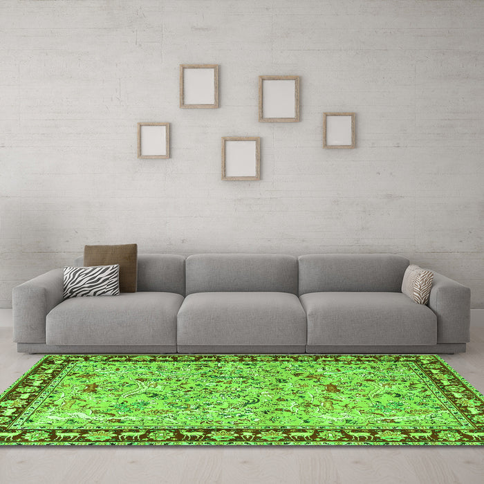 Machine Washable Animal Green Traditional Area Rugs in a Living Room,, wshtr4613grn
