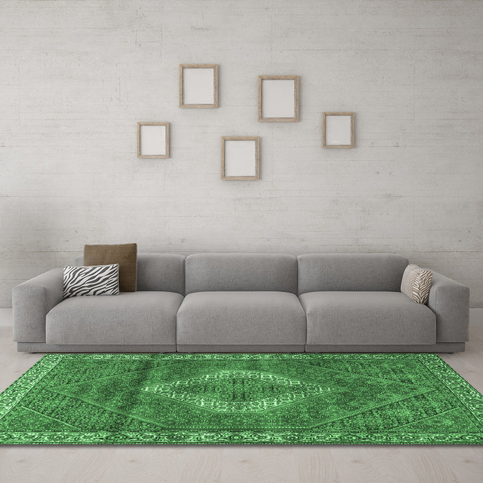 Machine Washable Medallion Emerald Green Traditional Area Rugs in a Living Room,, wshtr4614emgrn