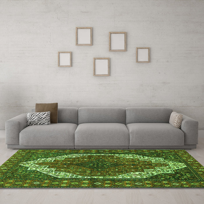 Machine Washable Medallion Green Traditional Area Rugs in a Living Room,, wshtr4616grn