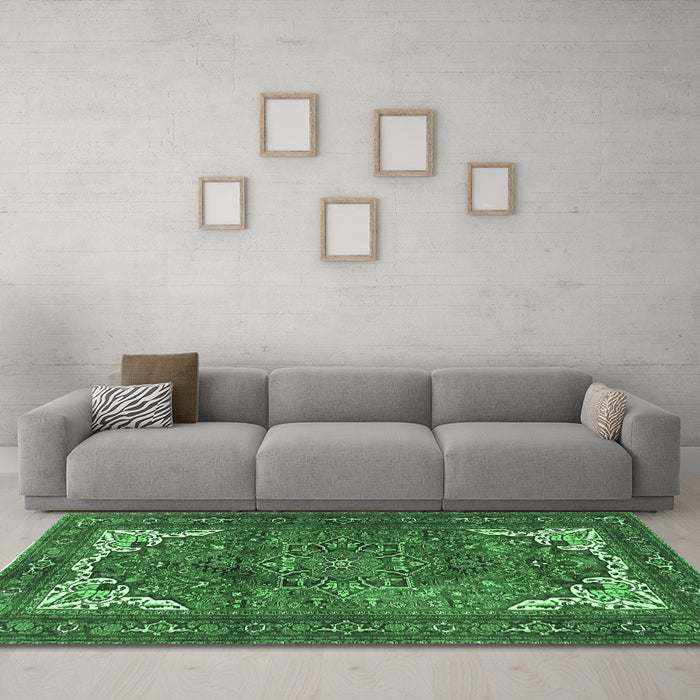 Machine Washable Persian Emerald Green Traditional Area Rugs in a Living Room,, wshtr4618emgrn