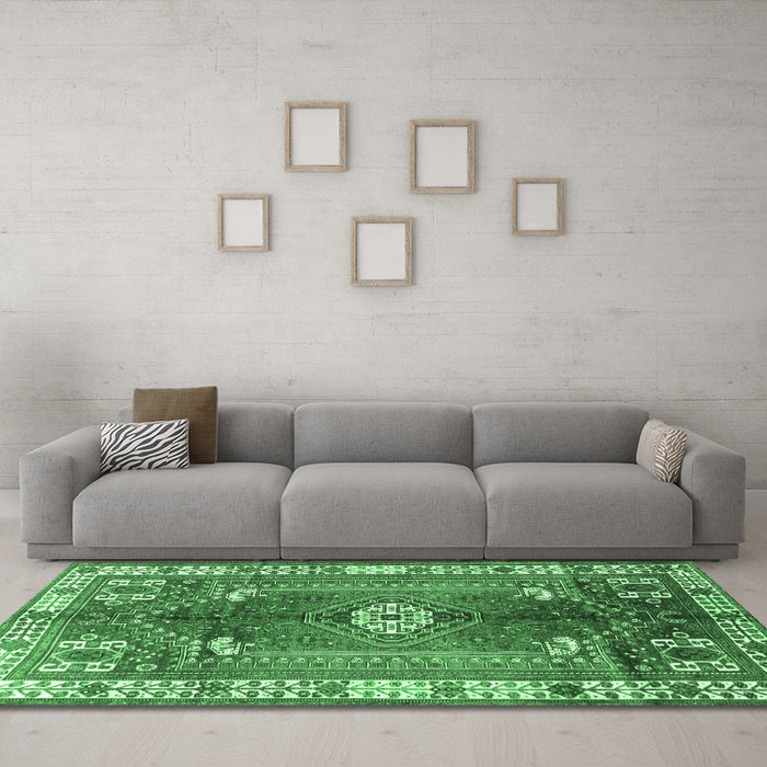 Machine Washable Persian Emerald Green Traditional Area Rugs in a Living Room,, wshtr4619emgrn