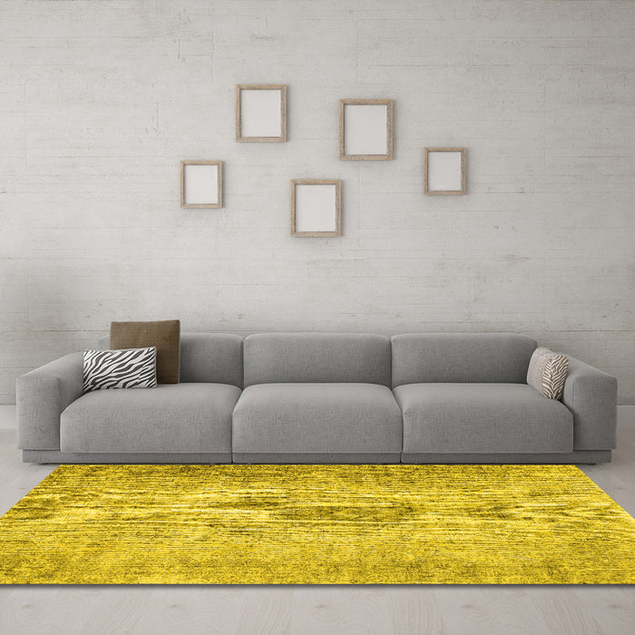 Machine Washable Persian Yellow Traditional Rug in a Living Room, wshtr461yw