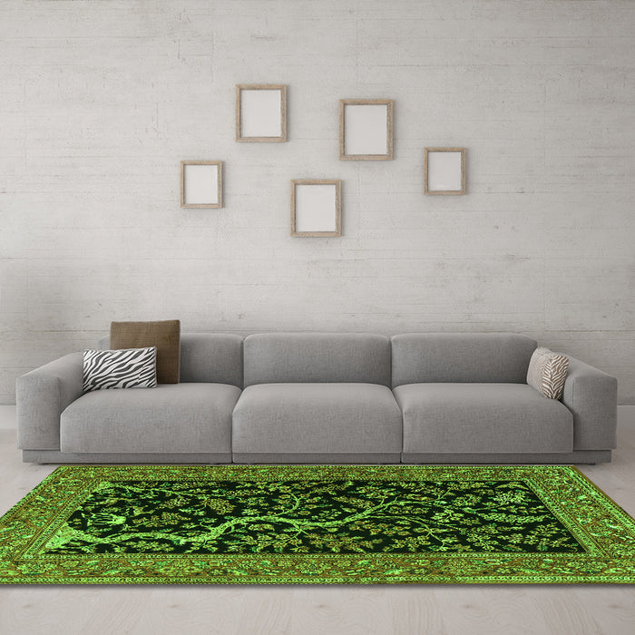 Machine Washable Persian Green Traditional Area Rugs in a Living Room,, wshtr4624grn