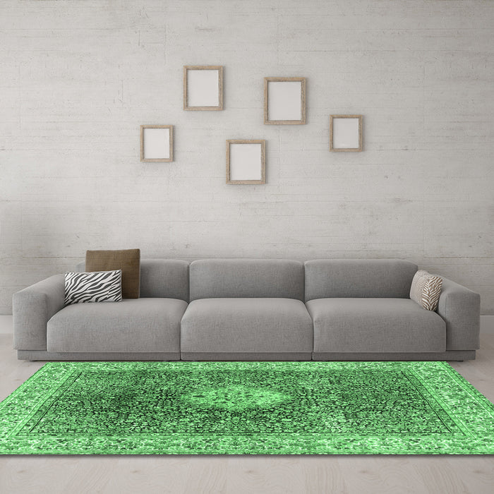 Machine Washable Medallion Emerald Green Traditional Area Rugs in a Living Room,, wshtr4625emgrn
