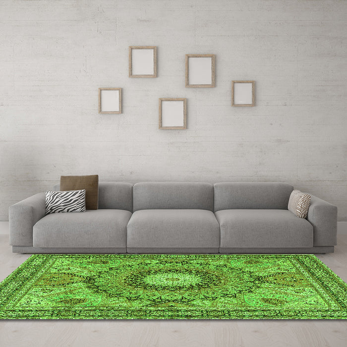 Machine Washable Medallion Green Traditional Area Rugs in a Living Room,, wshtr4629grn