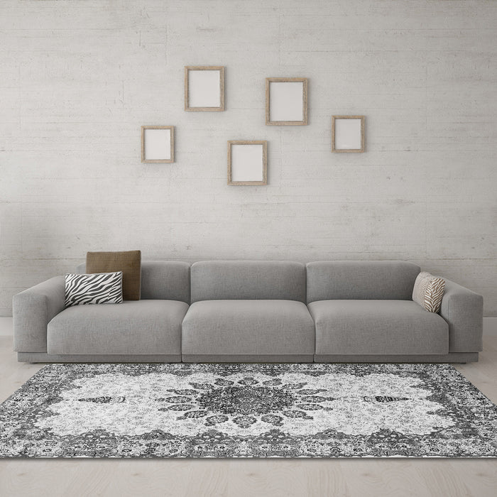 Machine Washable Medallion Gray Traditional Rug in a Living Room,, wshtr4631gry