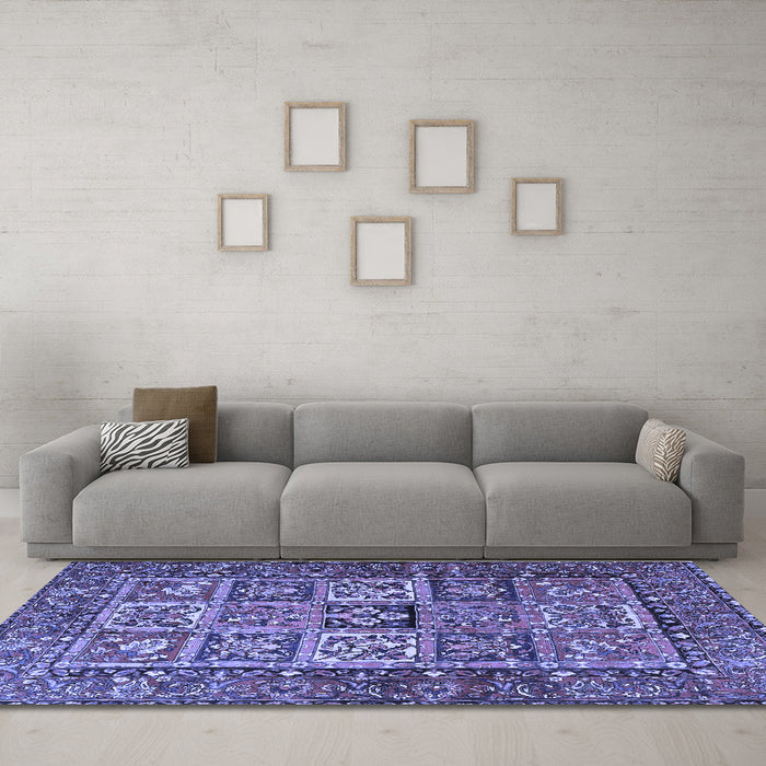 Machine Washable Animal Blue Traditional Rug in a Living Room, wshtr4632blu