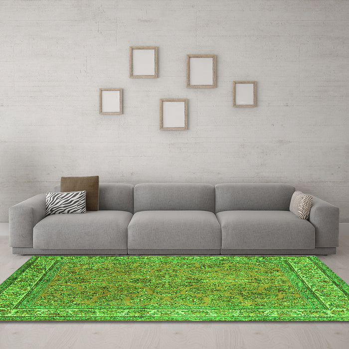 Machine Washable Persian Green Traditional Area Rugs in a Living Room,, wshtr4634grn