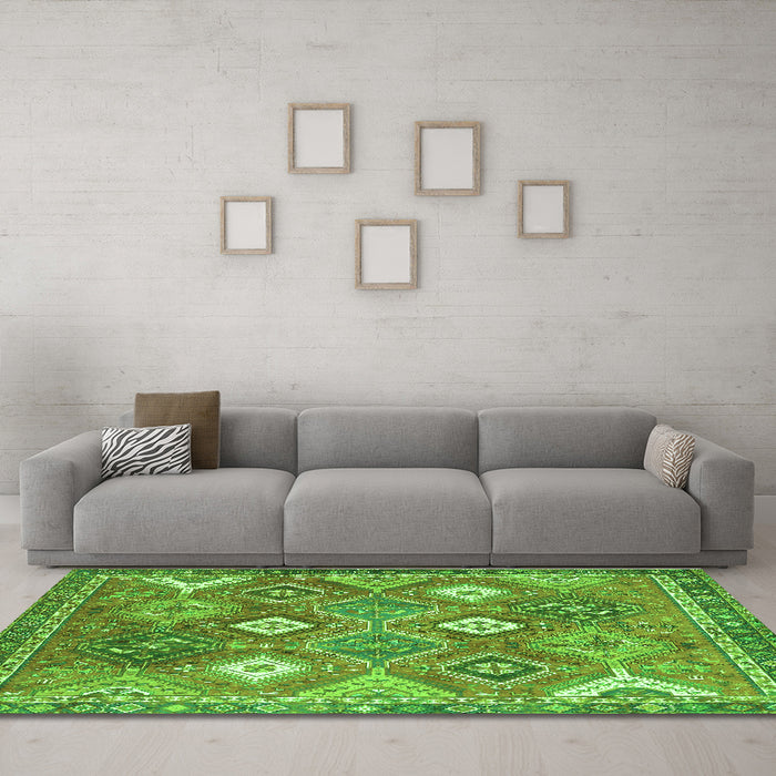 Machine Washable Persian Green Traditional Area Rugs in a Living Room,, wshtr4635grn