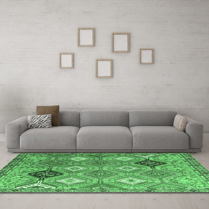 Machine Washable Persian Emerald Green Traditional Area Rugs in a Living Room,, wshtr4636emgrn