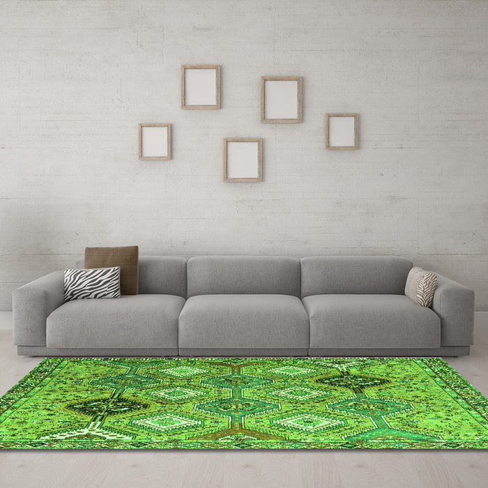 Machine Washable Persian Green Traditional Area Rugs in a Living Room,, wshtr4636grn