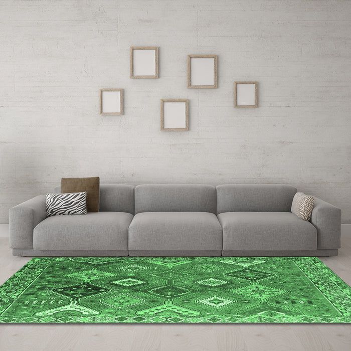 Machine Washable Persian Emerald Green Traditional Area Rugs in a Living Room,, wshtr4638emgrn