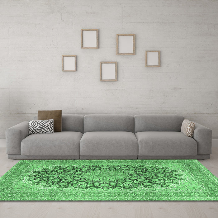 Machine Washable Medallion Emerald Green Traditional Area Rugs in a Living Room,, wshtr4640emgrn