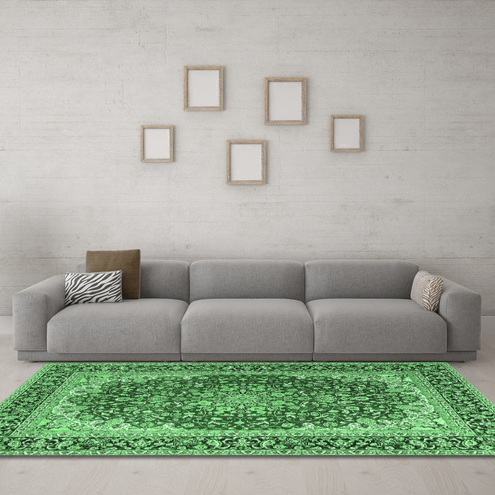 Machine Washable Medallion Emerald Green Traditional Area Rugs in a Living Room,, wshtr4641emgrn