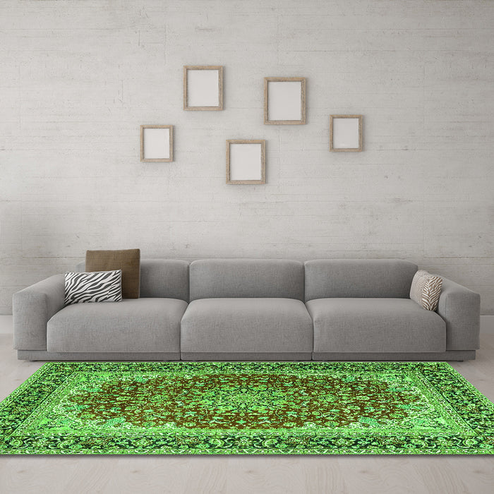 Machine Washable Medallion Green Traditional Area Rugs in a Living Room,, wshtr4641grn