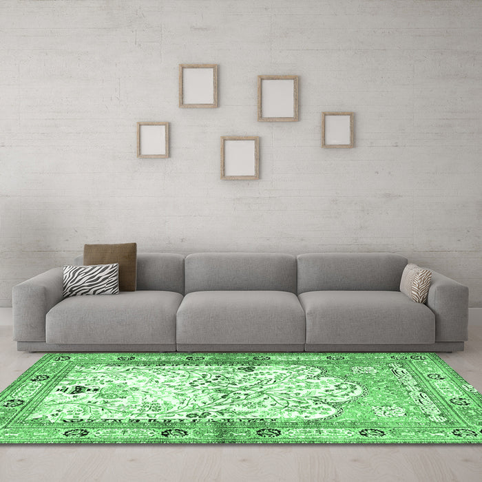Machine Washable Animal Emerald Green Traditional Area Rugs in a Living Room,, wshtr4643emgrn