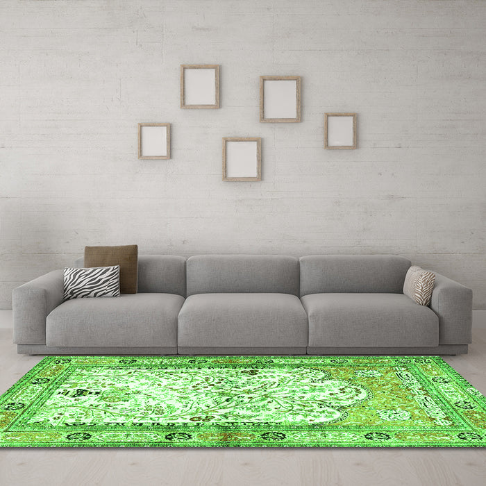 Machine Washable Animal Green Traditional Area Rugs in a Living Room,, wshtr4643grn
