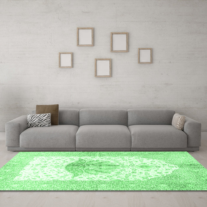 Machine Washable Persian Emerald Green Traditional Area Rugs in a Living Room,, wshtr4644emgrn