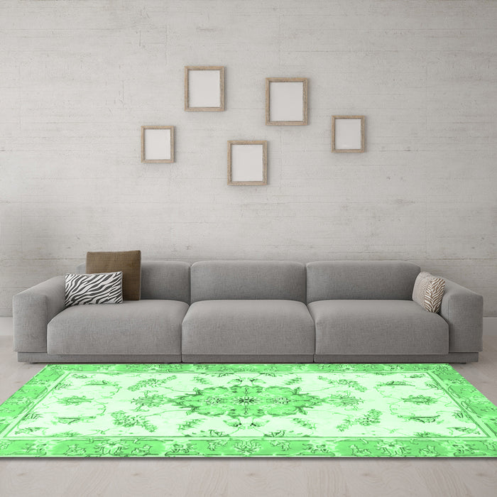 Machine Washable Medallion Emerald Green Traditional Area Rugs in a Living Room,, wshtr4646emgrn