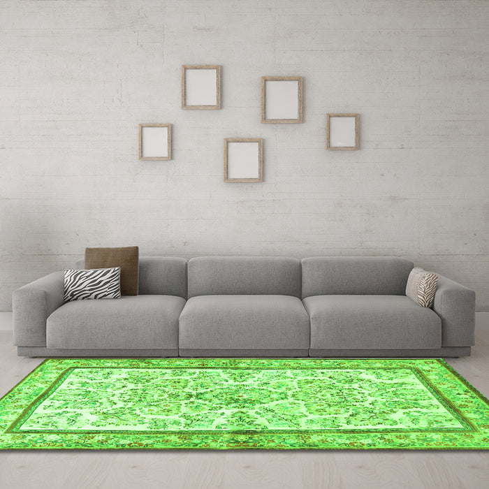 Machine Washable Persian Green Traditional Area Rugs in a Living Room,, wshtr4648grn
