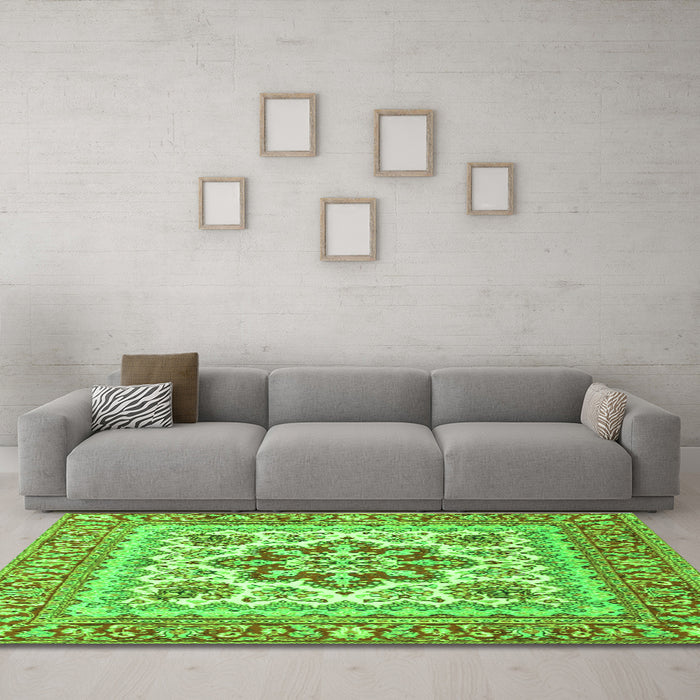 Machine Washable Medallion Green Traditional Area Rugs in a Living Room,, wshtr4650grn