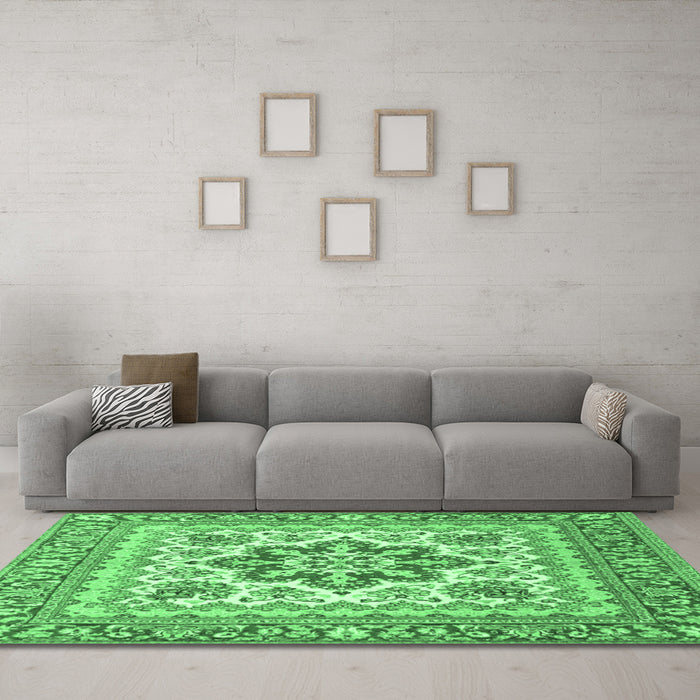 Machine Washable Medallion Emerald Green Traditional Area Rugs in a Living Room,, wshtr4650emgrn