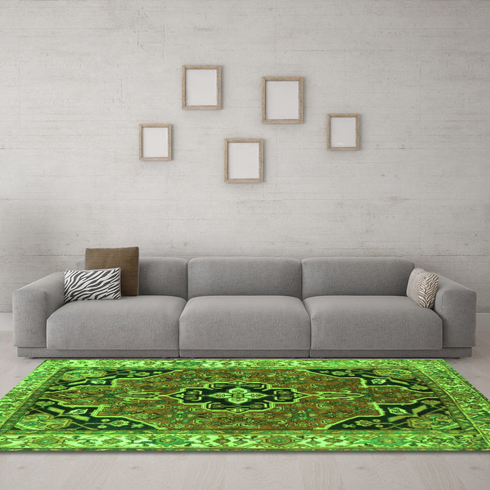 Machine Washable Oriental Green Traditional Area Rugs in a Living Room,, wshtr4651grn