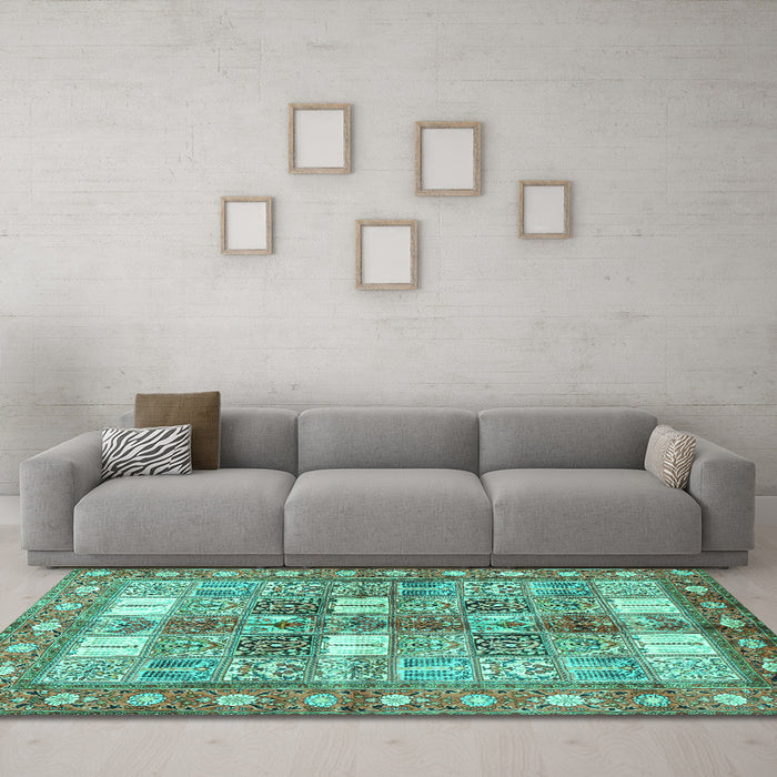 Machine Washable Persian Turquoise Traditional Area Rugs in a Living Room,, wshtr4653turq