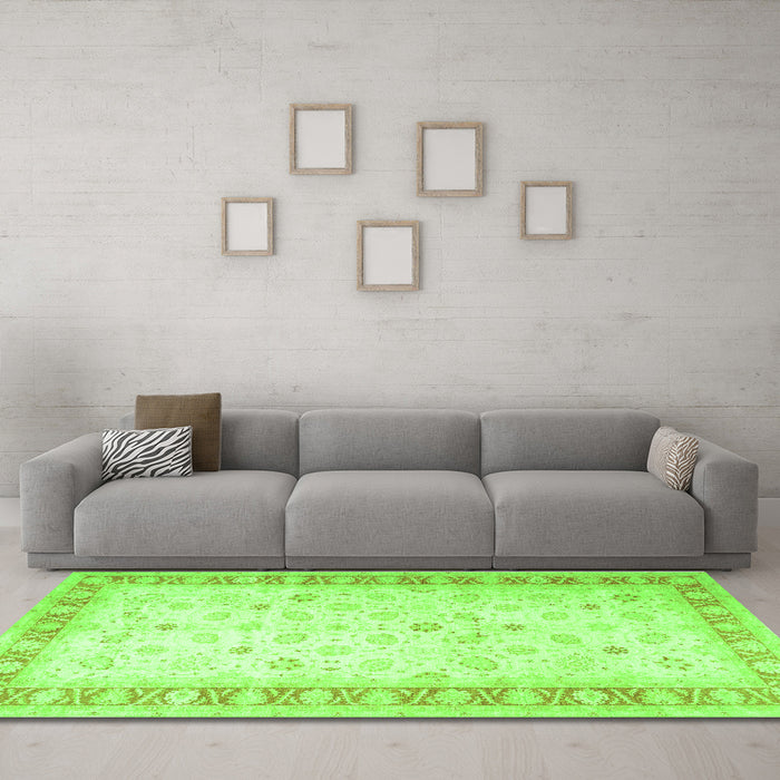 Machine Washable Oriental Green Traditional Area Rugs in a Living Room,, wshtr4655grn