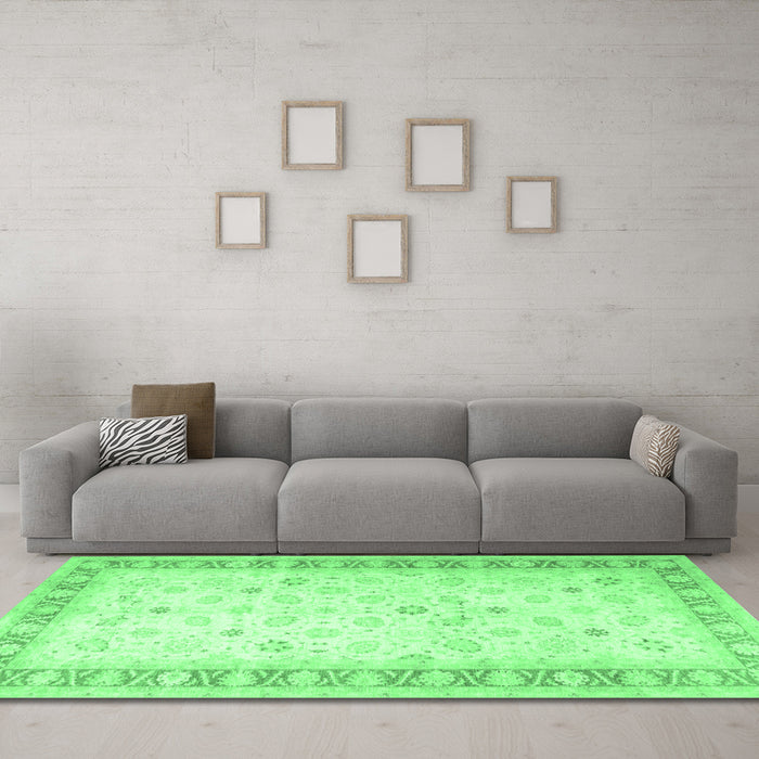 Machine Washable Oriental Emerald Green Traditional Area Rugs in a Living Room,, wshtr4655emgrn