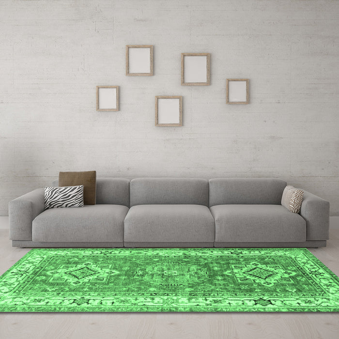 Machine Washable Geometric Emerald Green Traditional Area Rugs in a Living Room,, wshtr4656emgrn