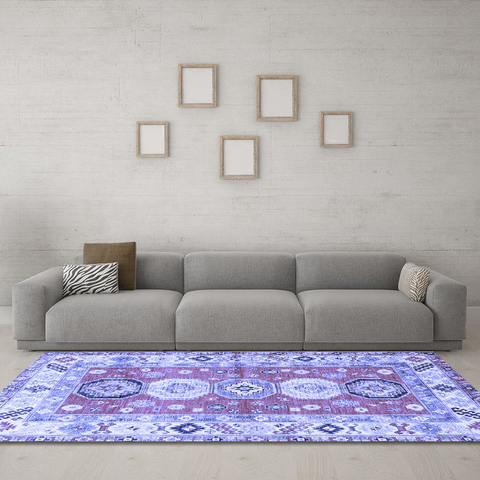 Machine Washable Geometric Blue Traditional Rug in a Living Room, wshtr4658blu