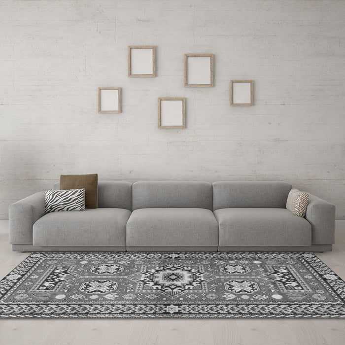 Machine Washable Persian Gray Traditional Rug in a Living Room,, wshtr4662gry