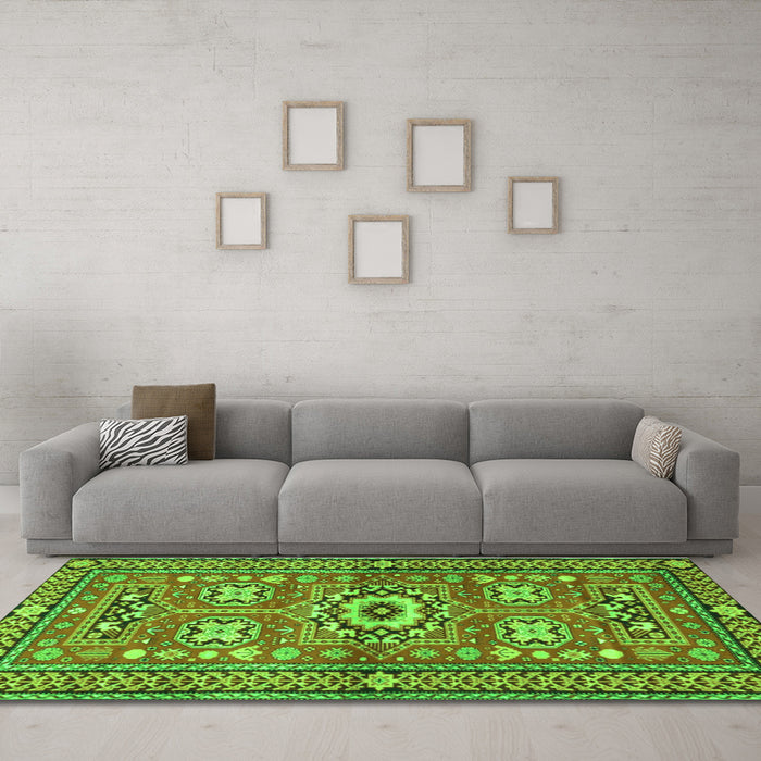 Machine Washable Persian Green Traditional Area Rugs in a Living Room,, wshtr4662grn