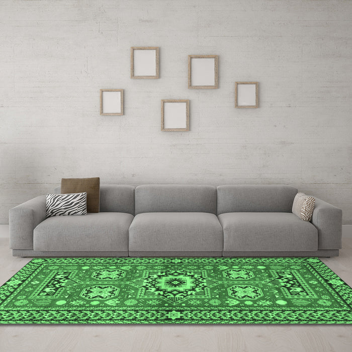 Machine Washable Persian Emerald Green Traditional Area Rugs in a Living Room,, wshtr4662emgrn