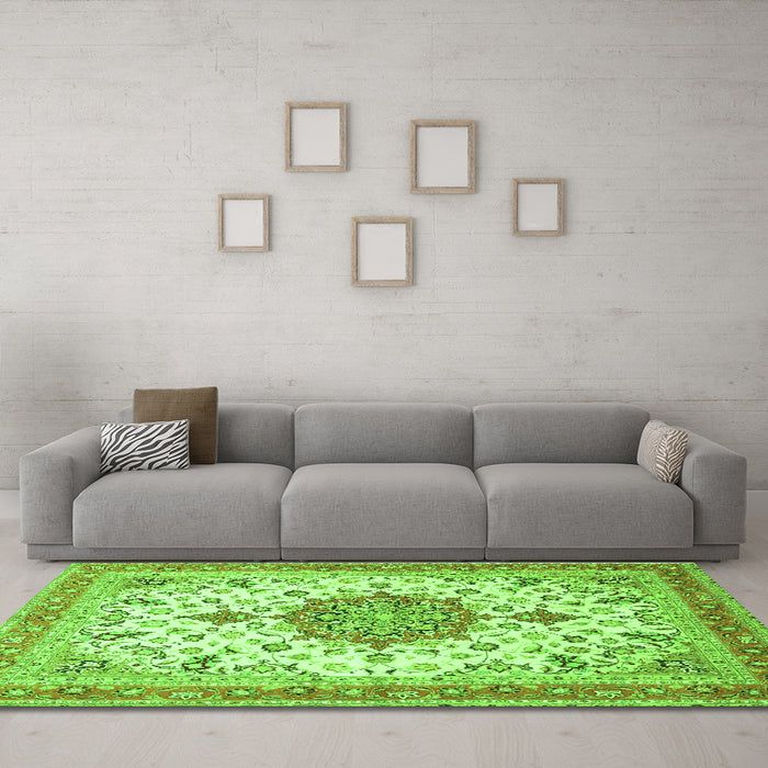 Machine Washable Persian Green Traditional Area Rugs in a Living Room,, wshtr4663grn